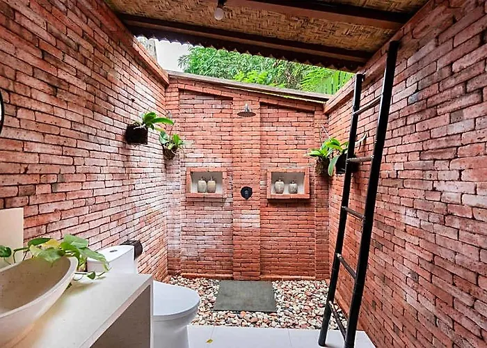 Nishiyama House Sambangan By The Lavana ロッジ *